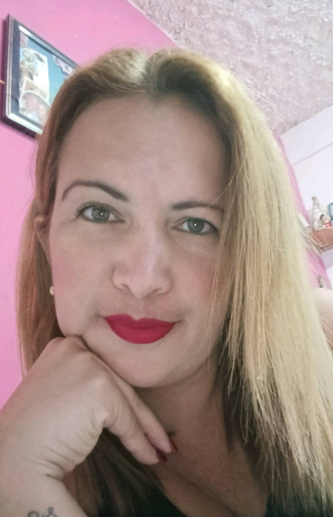 A woman from Venezuela on OmeLucky
