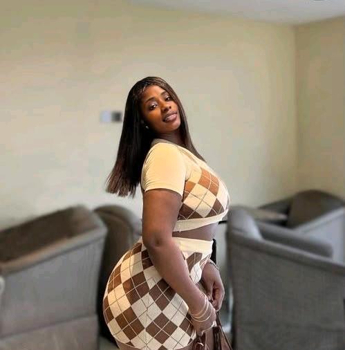 A woman from Nigeria, one of the people you might meet in a random video chat on OmeLucky